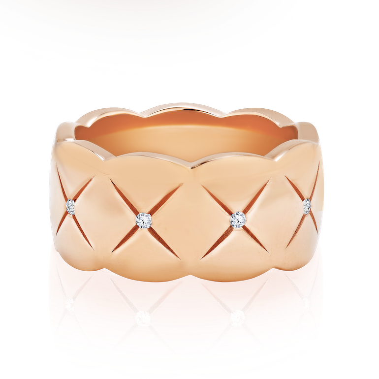 Wide Scalloped Band
