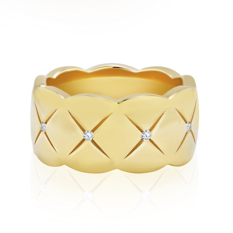 Wide Scalloped Band
